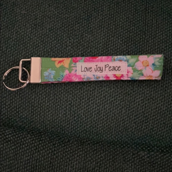 $SOLD OUT SOLD OUT $5 w/purchase NEW Keyfobs w/Inspirational message - Picture 2 of 6